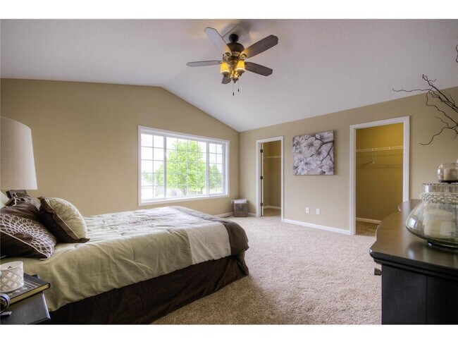 Building Photo - 9780 Jordan Ave NE