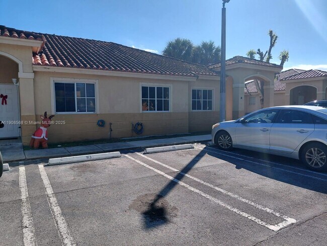 Building Photo - 83 NE 13th Ave