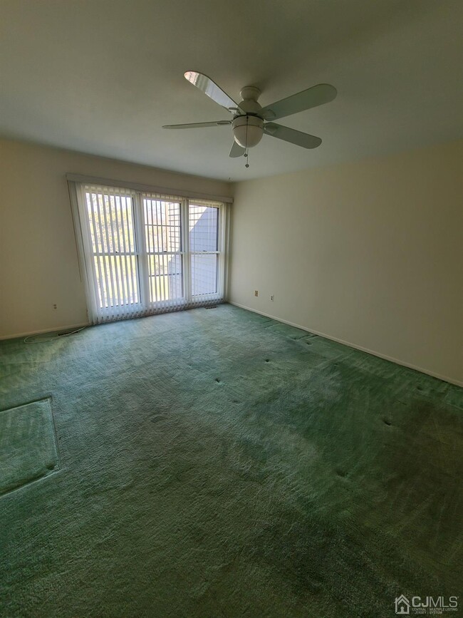 Building Photo - 162 Hidden Hollow Ct