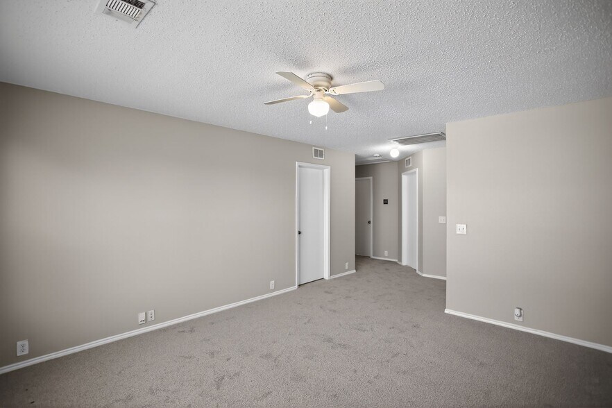 Building Photo - 4608 Merlot Dr