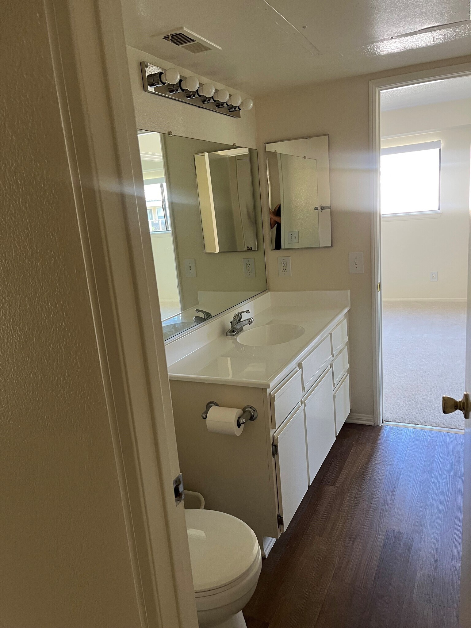 Building Photo - 10655 Lemon Ave