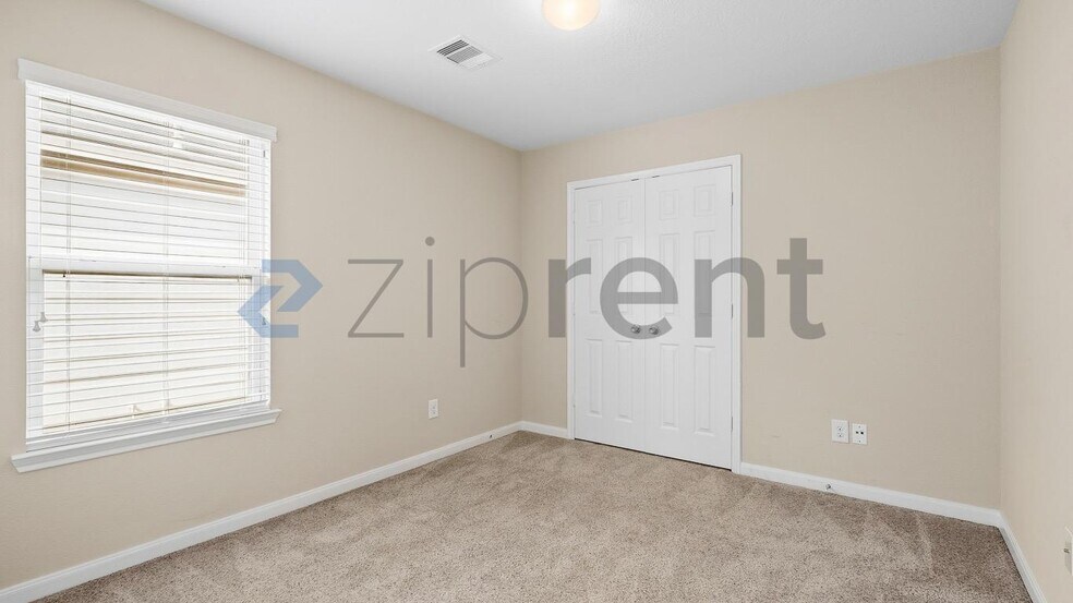 Building Photo - Unit