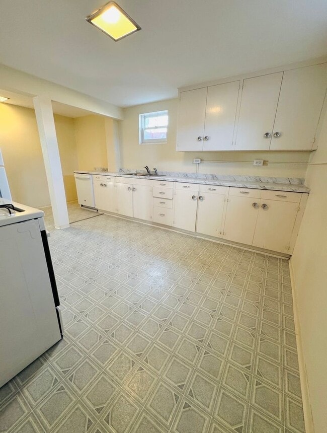 Building Photo - 3521 2nd Ave N