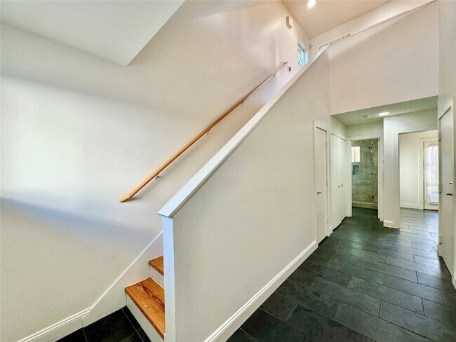 Building Photo - 4214 Swiss Ave