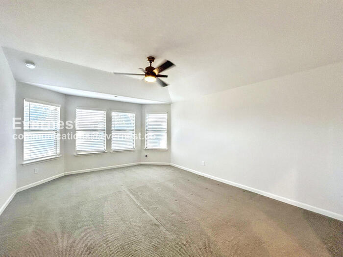 Building Photo - 12002 Benetto Aly