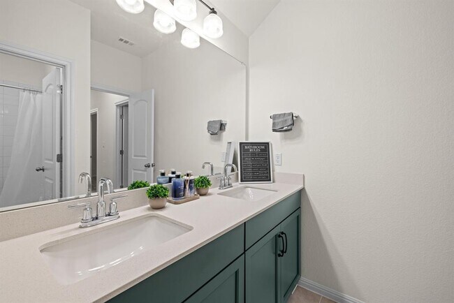 Building Photo - 2604 Acoma Ln