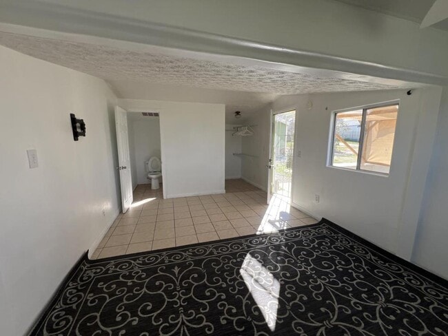 Building Photo - 13237 E Ave W