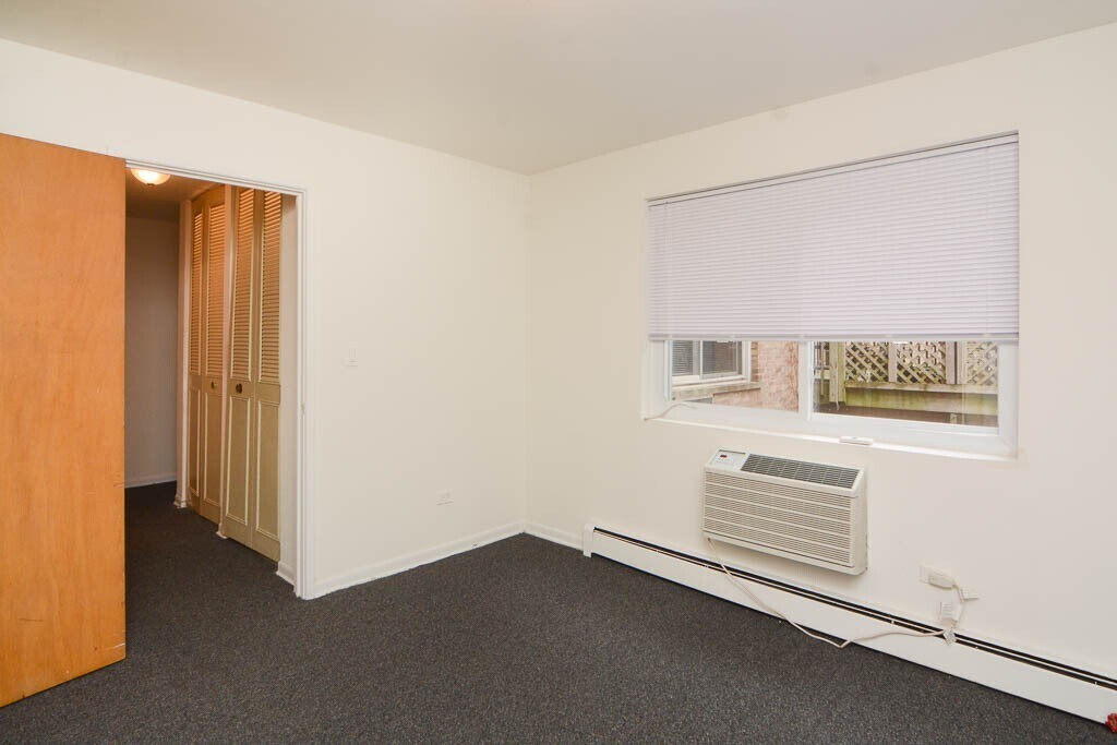 Building Photo - 520 W Aldine Ave