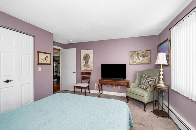 Building Photo - 2410 Skyline Dr