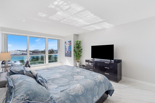 Building Photo - 2100 S Ocean Dr