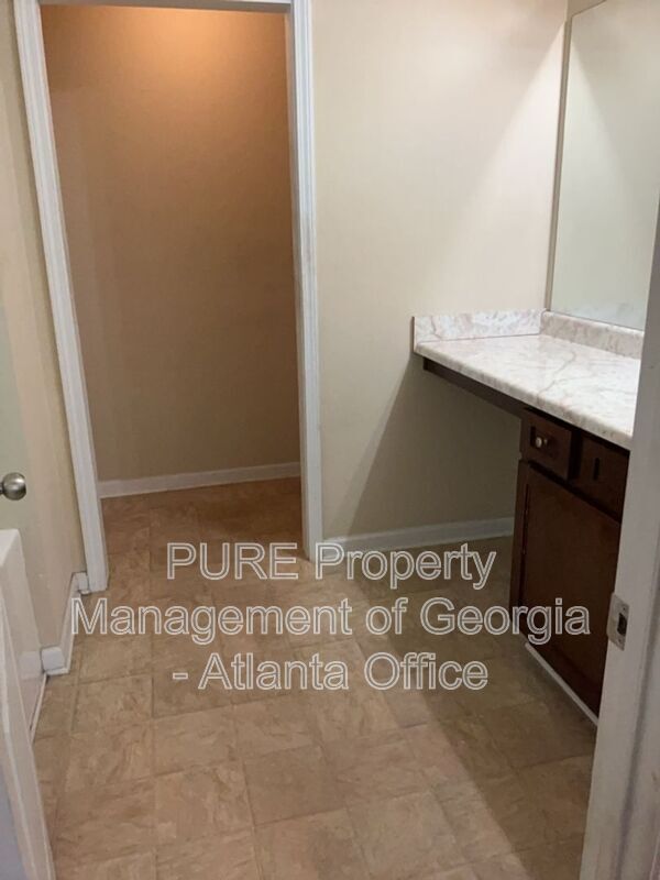 Building Photo - 400 Brookwood Crossing