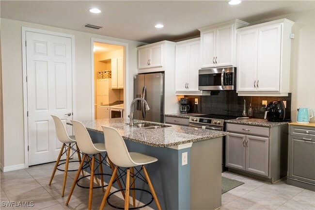 Primary Photo - 14888 Edgewater Cir