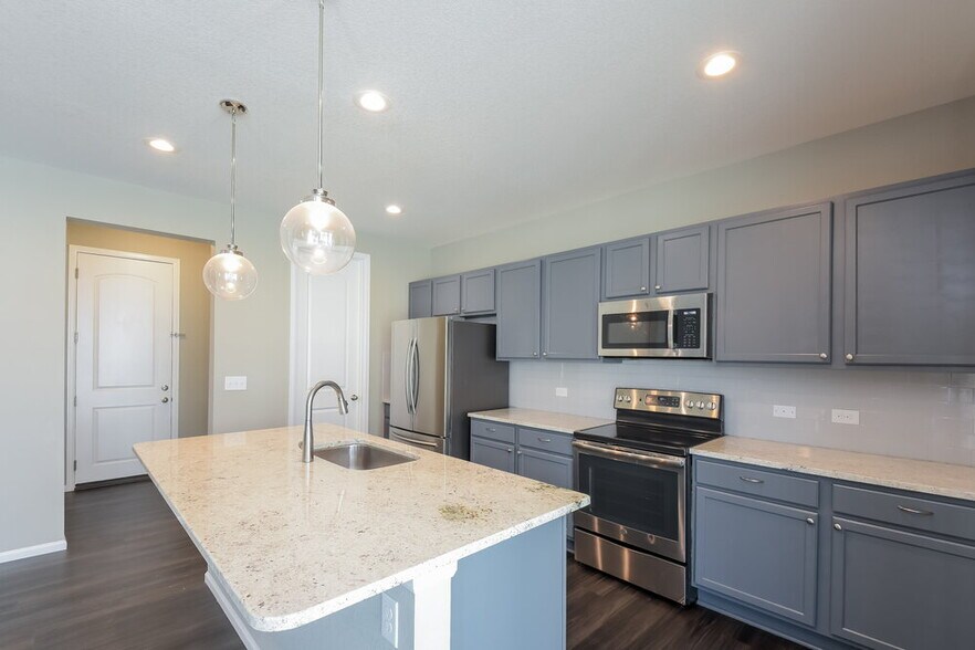 Building Photo - 3565 Makley Cir