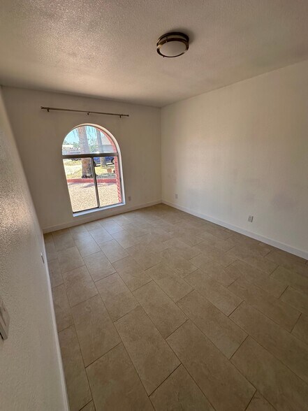 Building Photo - 5302 W Puget Ave