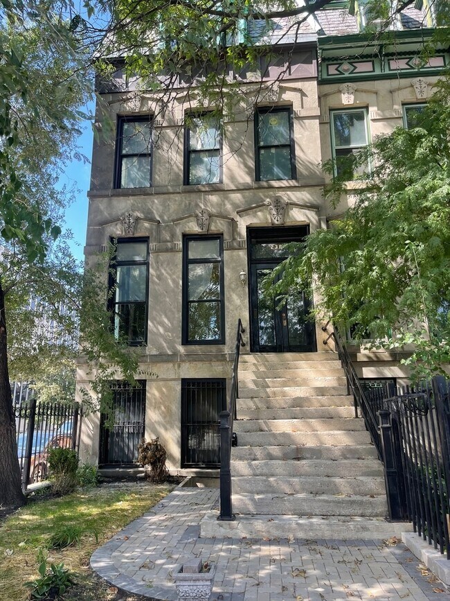 Primary Photo - 238 S Ashland Ave