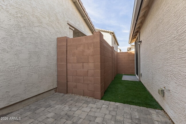 Building Photo - 25238 N 142nd Dr