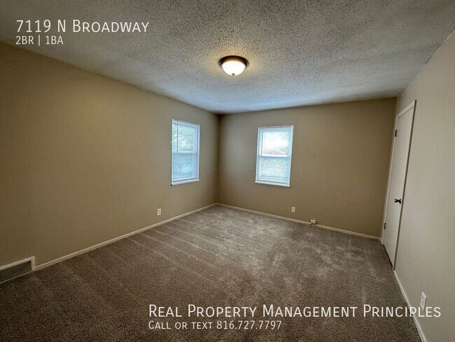 Building Photo - Spacious, updated, 2 Bedroom, 1 Bathroom T...
