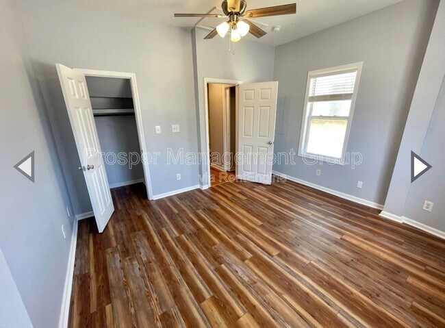 Building Photo - 86 Romney St