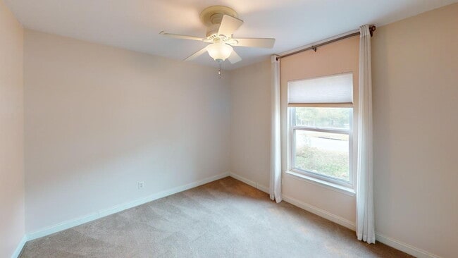 Building Photo - Beautiful 3-Bedroom Home in a Quiet Neighborhood – Great Value & Location!