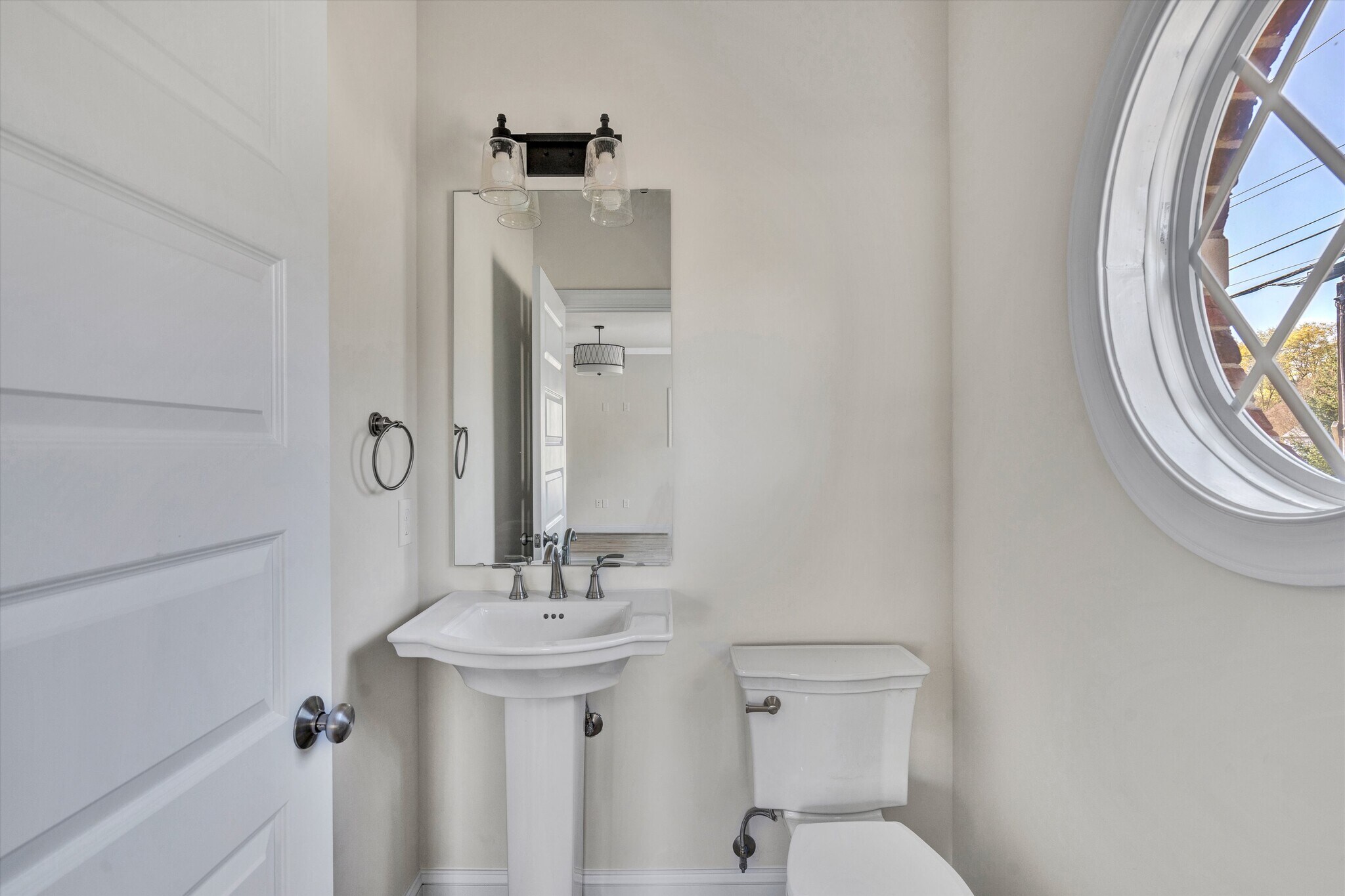 Building Photo - 3408 Avenham Ave SW