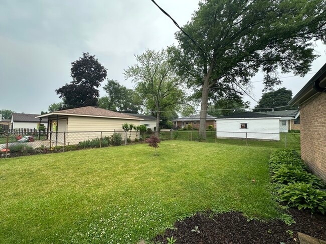 Building Photo - 439 Highview Ave
