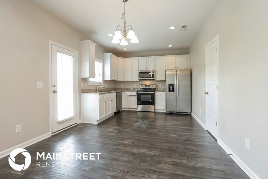 Building Photo - 728 Mitscher Dr