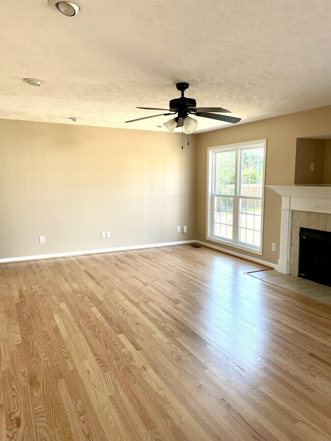 Building Photo - 60 Scranton Ct