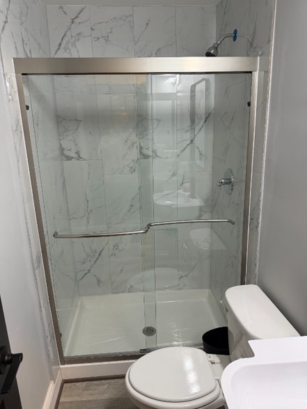 Building Photo - 716 E 23rd St