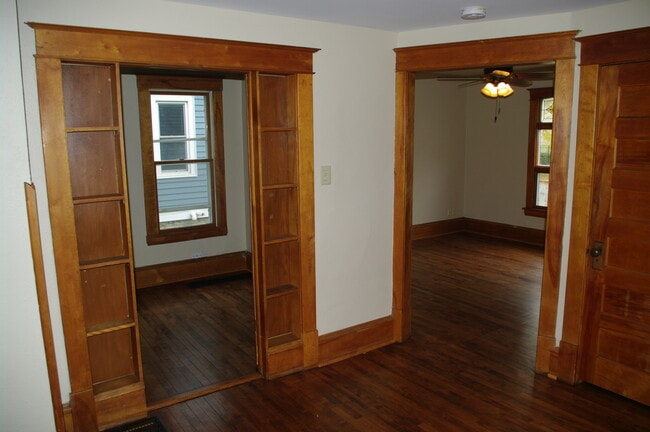 Building Photo - Beautiful, Clean 4 bedroom West 7th Gem!!