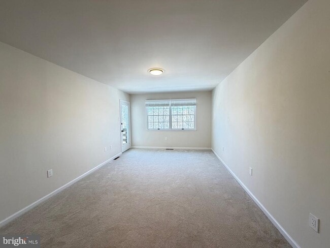 Building Photo - 203 Jonathan Dr