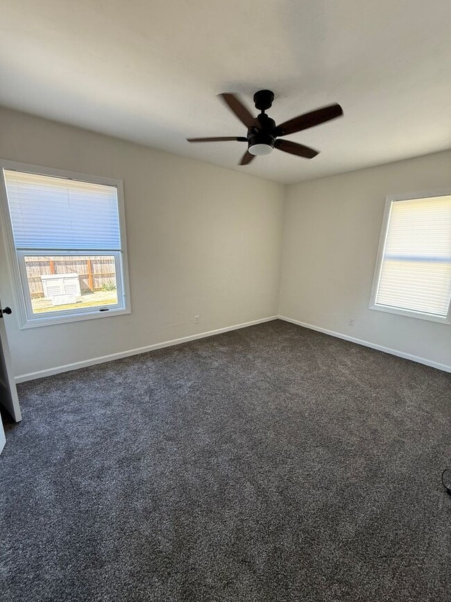 Building Photo - Newly Remodeled 3 Bed/2 Bath in North Bend
