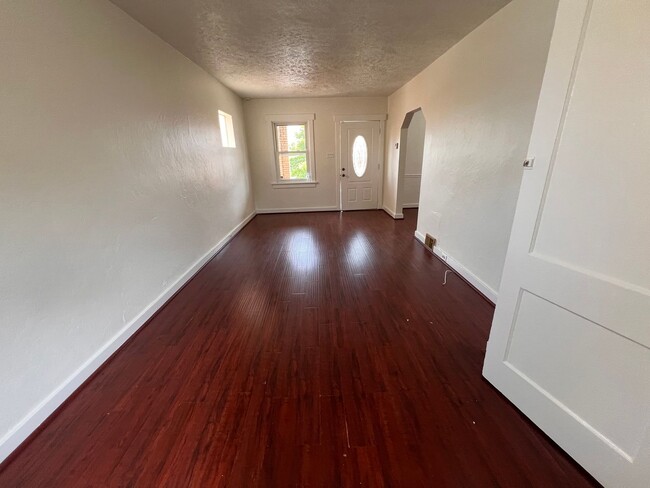 Building Photo - Pittsburgh - 4 Bedroom 2 Bathroom - Recent...