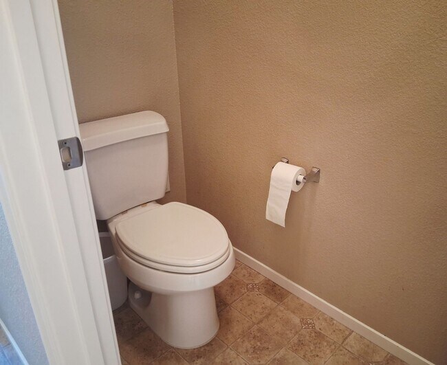 Building Photo - For Rent. 3 Bedroom, 2.5 Bath