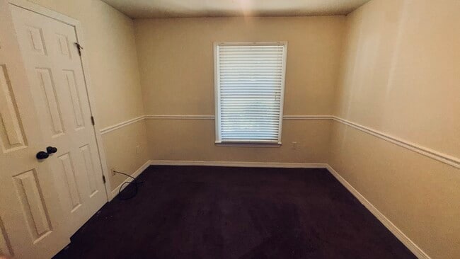 Building Photo - 405 Harvest Dr