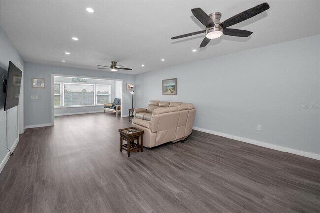 Building Photo - 300 64th Ave