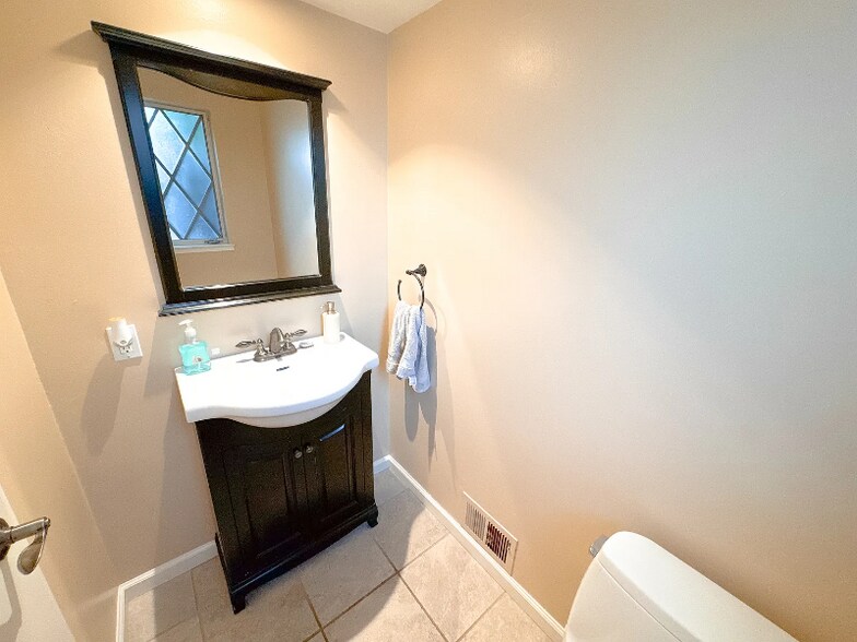Building Photo - 106 Goldhunter Ct