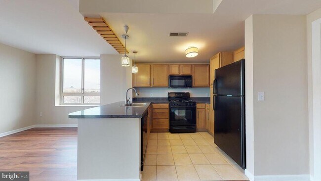 Building Photo - 350 G St SW