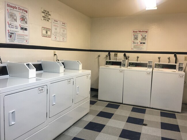 Building Photo - Gorgeous Remodeled 2 Beds + 2 Bath Condo i...