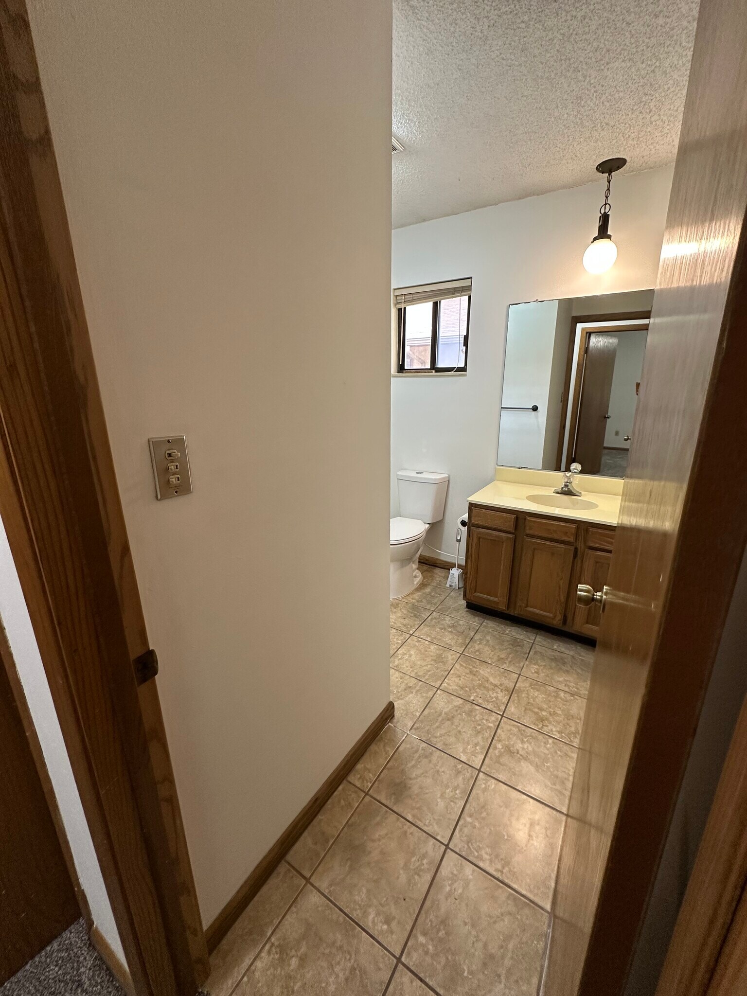 Building Photo - 2018 N Rosewood Ct