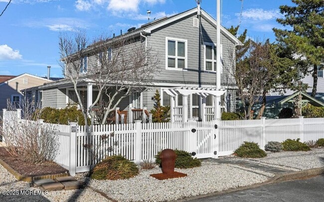 Building Photo - 106 Surf Dr