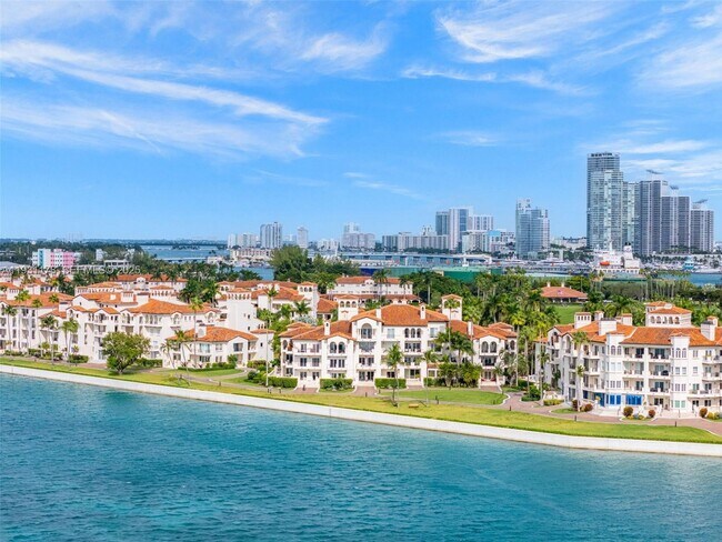 Building Photo - 2332 Fisher Island Dr