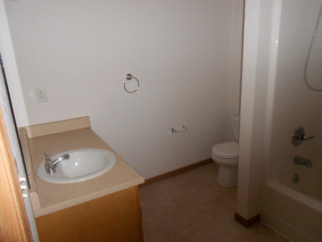 Building Photo - 16865B Hurricane Ln