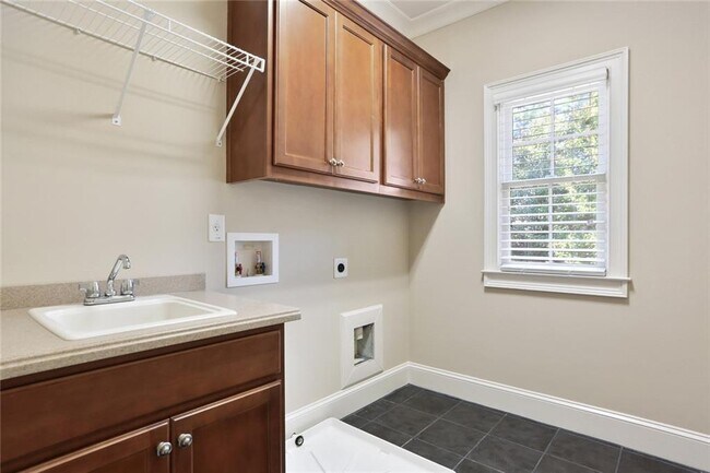 Building Photo - 7940 Georgetown Cir