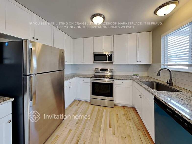 Building Photo - 4255 S Naples Way