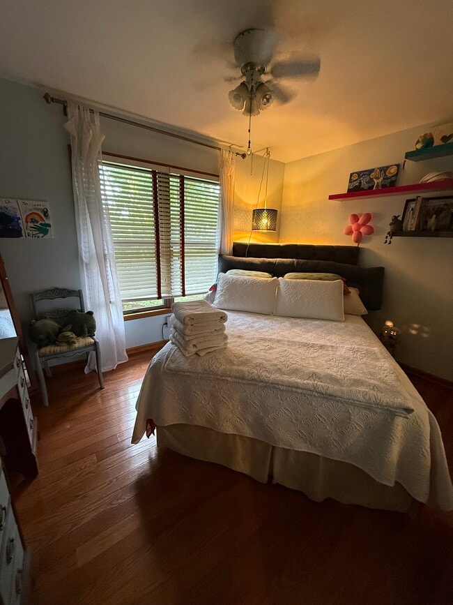 Building Photo - 4212 Lakeview Pkwy