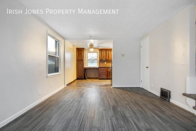 Building Photo - 15 Arbour Ln