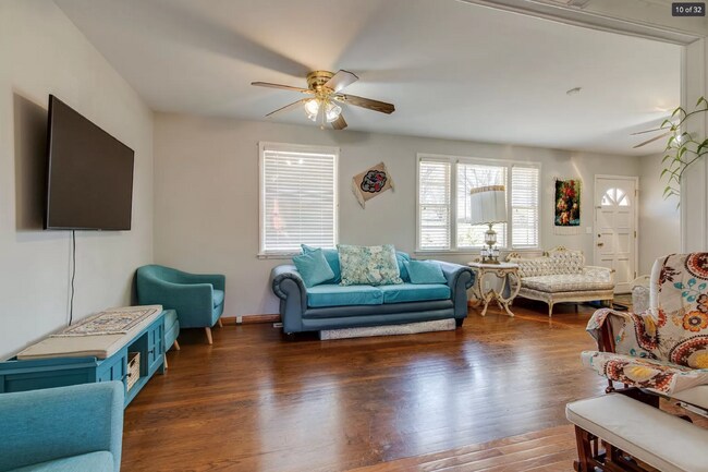 Building Photo - Charming 2 Bedroom Rental Home in Nashville with 1500 Sq Ft - Must See!
