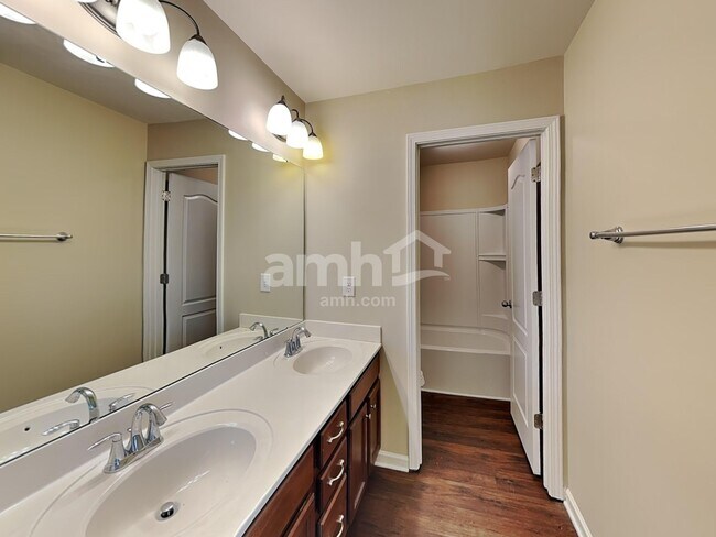 Building Photo - 2664 Southern Trace Dr