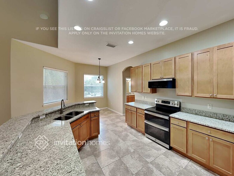 Building Photo - 1731 Southern Oak Loop