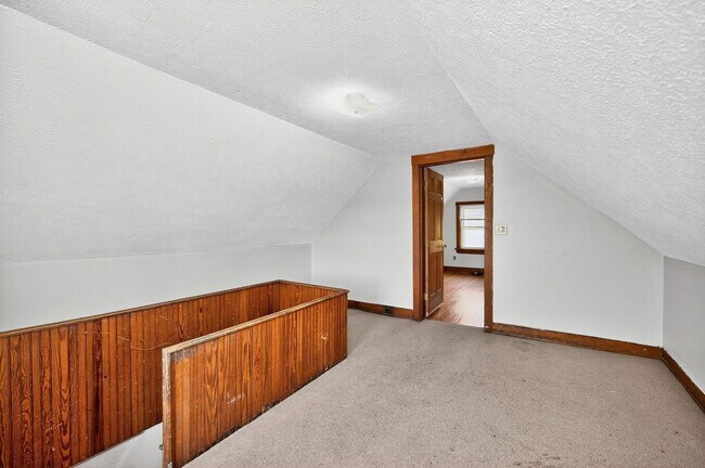 Building Photo - 225 Atkinson St